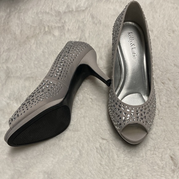 Kelly and Katie Crystal Embellished heels - Picture 4 of 8